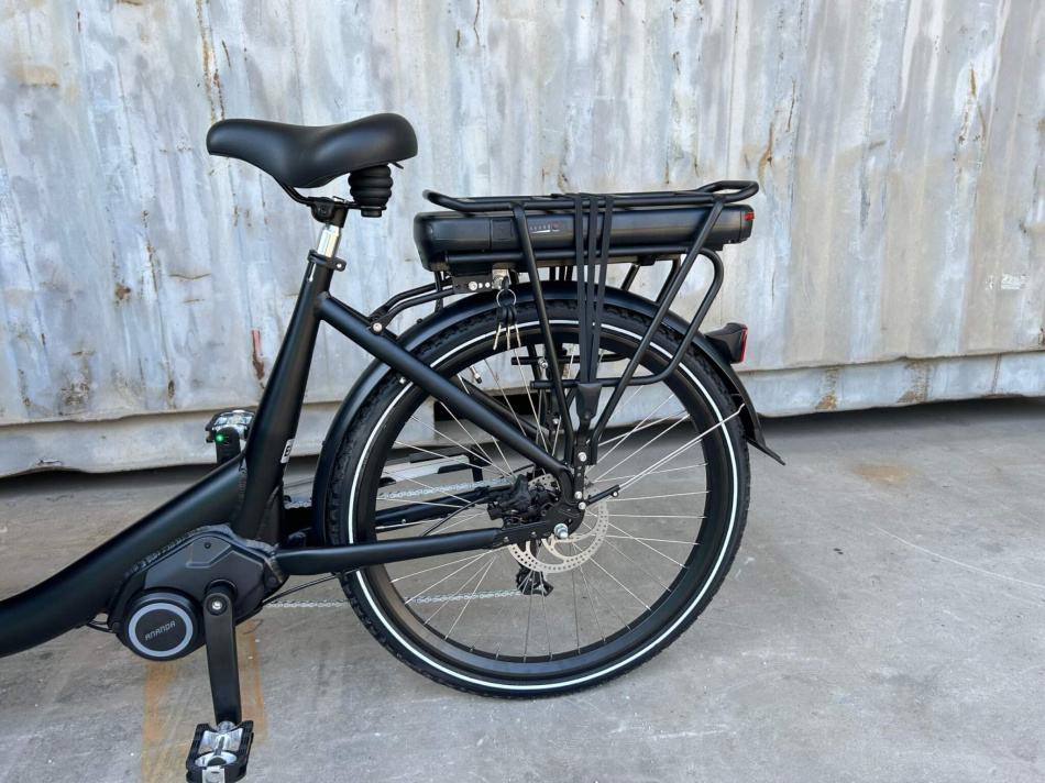 UMC El lådcykel med mittmotor